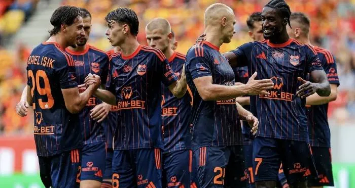 Bruk Bet Termalica Nieciecza và Piast Gliwice đối đầu trong bối cảnh khó khăn tại giải VĐQG Ba Lan vào lúc 17h15 ngày 6/4