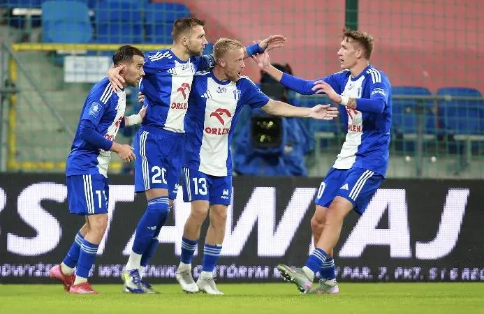 Nhận định, soi kèo Bruk Bet Termalica Nieciecza vs Wisla Plock, 17h15 ngày 19/4: Tân binh ấn tượng