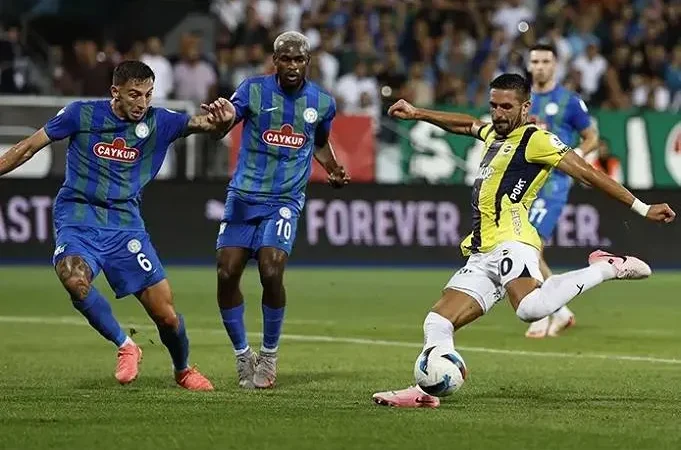 Fenerbahce đối đầu Rizespor lúc 0h00 ngày 18/4: Trận đấu tới hạn cho tham vọng