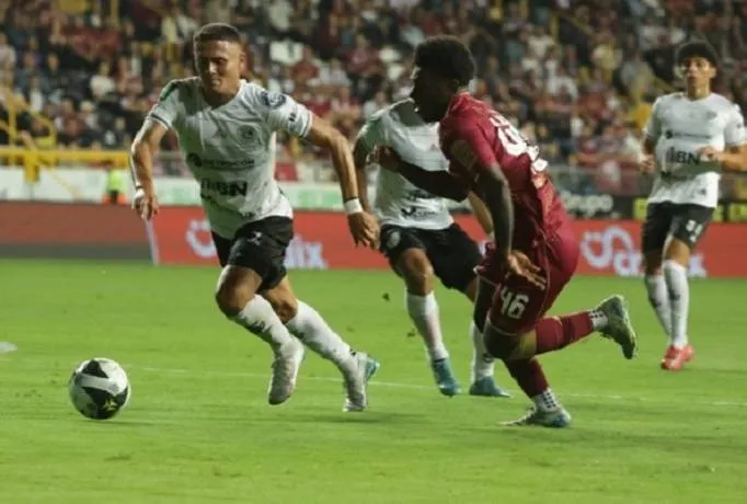 Trận chiến phục sinh của Ferencvaros trước Diosgyor tại giải hạng nhất Hungary vào lúc 1h00 ngày 11/4