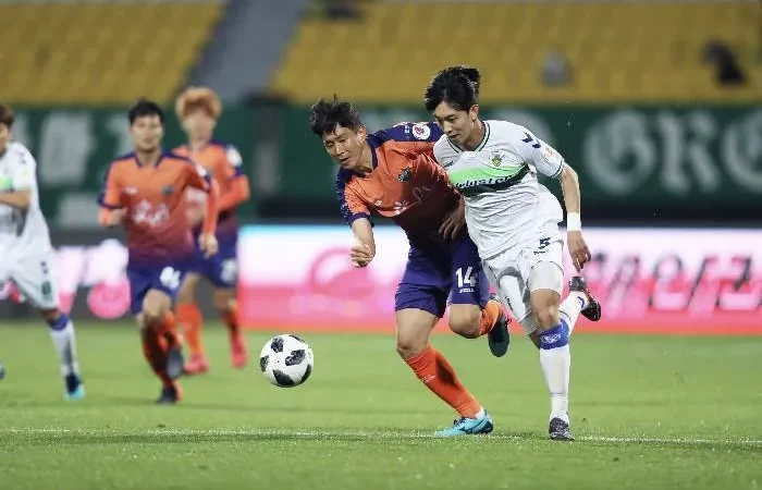 Nhận định, soi kèo Gangwon vs Jeonbuk Hyundai Motors, 12h00 ngày 18/4: Khôn nhà dại chợ