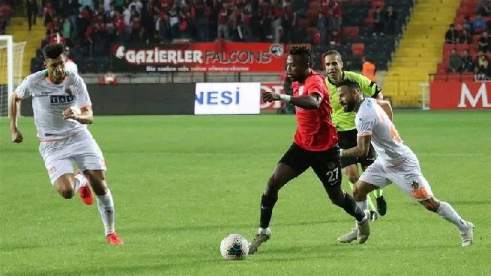 Gazisehir Gaziantep và Alanyaspor sắp đối đầu: Liệu đội nào sẽ chiếm ưu thế tại giải VĐQG Thổ Nhĩ Kỳ vào lúc 21h00 ngày 4/4