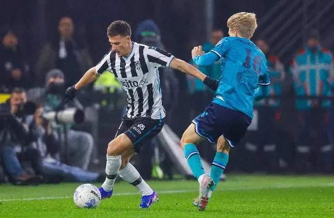 Heerenveen và Heracles Almelo chuẩn bị có cuộc chạm trán gay cấn tại giải bóng đá Hà Lan vào lúc 19h30 ngày 5/4, liệu đội nào sẽ chấp nhận thực tế và vượt lên dẫn đầu?