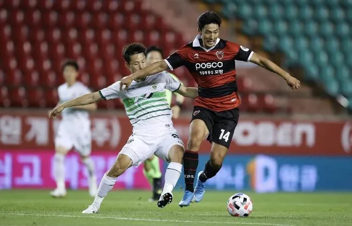 Trận đấu hấp dẫn tại giải V-League: Jeonbuk Hyundai Motors và Pohang Steelers có thể chia điểm vào lúc 12h00 ngày 26/4