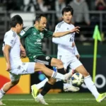 Trận đấu hấp dẫn tại K League 1: Jeonbuk Hyundai Motors đối đầu Ulsan HD lúc 12h00 ngày 4/4, lợi thế sân nhà sẽ giúp đội chủ nhà chiếm ưu thế.