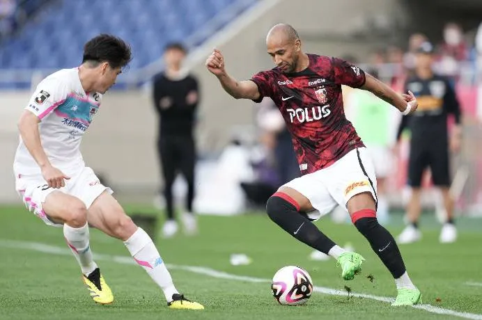 Trận đấu hấp dẫn tại giải VĐQG Nhật Bản: Kashima Antlers đối đầu Urawa Red Diamonds vào lúc 12h00 ngày 18/4, liệu Kashima Antlers có giữ vững ngôi đầu?