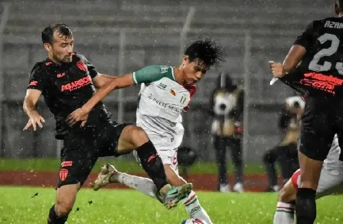 Nhận định, soi kèo Kuching City vs Terengganu, 19h15 ngày 1/5: Hướng về Top 2
