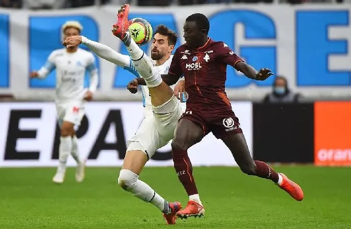 Nhận định, soi kèo Marseille vs Metz, 2h05 ngày 11/4: Chênh lệch
