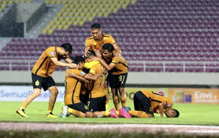 Trận đấu hấp dẫn tại giải vô địch quốc gia Indonesia: Persis Solo và Bhayangkara đối đầu, liệu đội nào sẽ cải thiện tình hình vào lúc 15h30 ngày 22/4