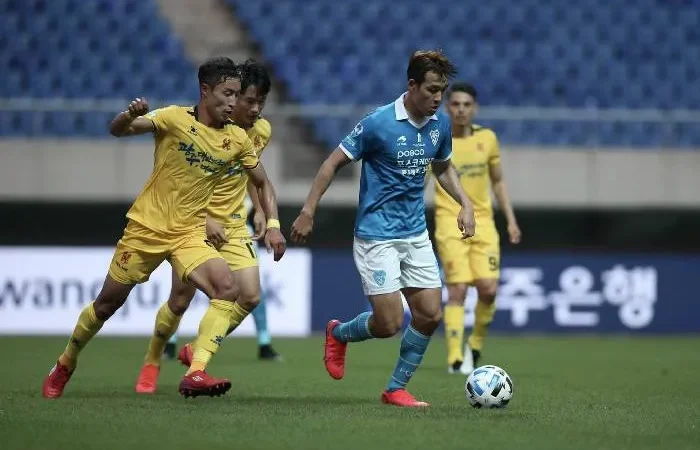 Trận đấu hấp dẫn tại giải VĐQG Hàn Quốc: Pohang Steelers đối đầu Gwangju, 17h30 ngày 22/4, liệu có tiếp tục vỡ tan hy vọng