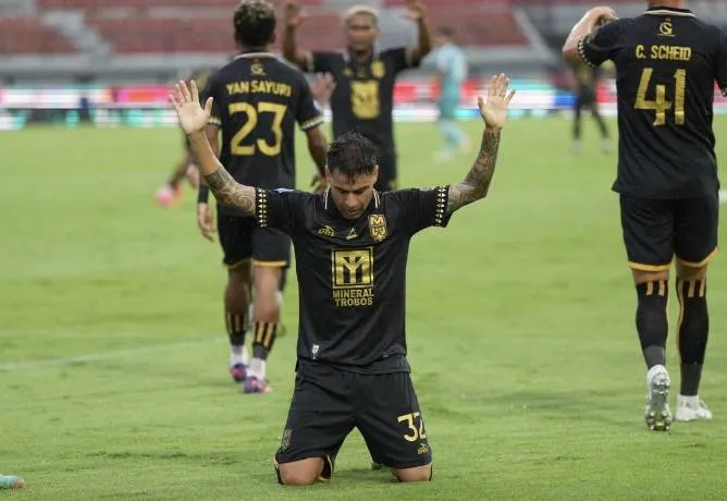 Trận đấu hấp dẫn tại giải VĐQG Indonesia: PSBS Biak Numfor đối đầu Malut United, 19h00 ngày 28/4 có thể trở thành cơ hội để một trong hai đội giành chiến thắng quan trọng.