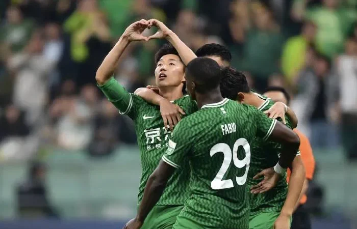Trận đấu hứa hẹn đầy kịch tính giữa Shenzhen Peng City và Beijing Guoan, 18h00 ngày 21/4: Đấu trường thử thách
