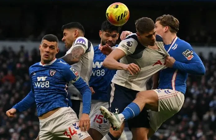 Trận đấu sống còn của Gà trống tại Stadium of Light: Sunderland vs Tottenham, 20h00 ngày 12/4