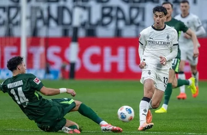 Wolfsburg và Gladbach chạm trán tại giải bóng đá Đức vào lúc 20h30 ngày 25/4: Liệu chủ nhà Wolfsburg có thua sân nhà trước Gladbach
