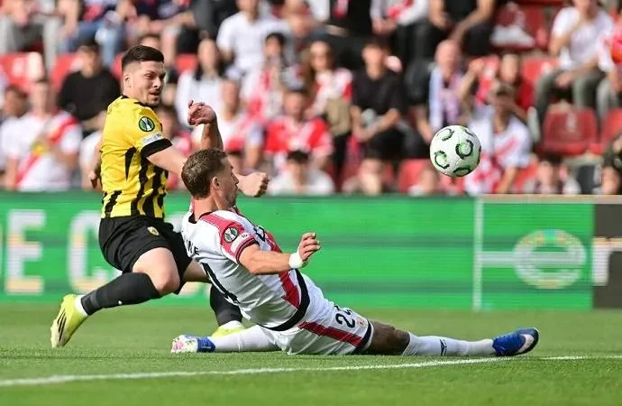 Tận hưởng cuộc đối đầu hấp dẫn giữa Rayo Vallecano và Strasbourg vào lúc 2h00 ngày 1/5 trong dự đoán đầy thú vị từ siêu máy tính.