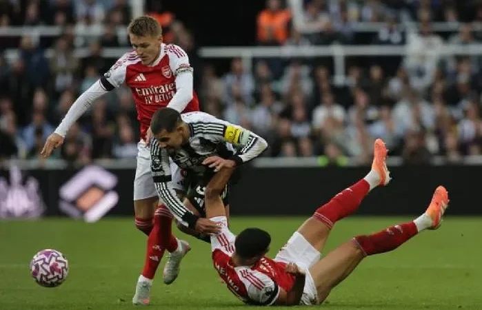 Soi kèo góc Arsenal vs Newcastle, 21h00 ngày 25/04
