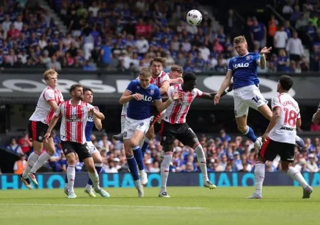 Soi kèo góc Southampton vs Ipswich Town, 01h45 ngày 29/04