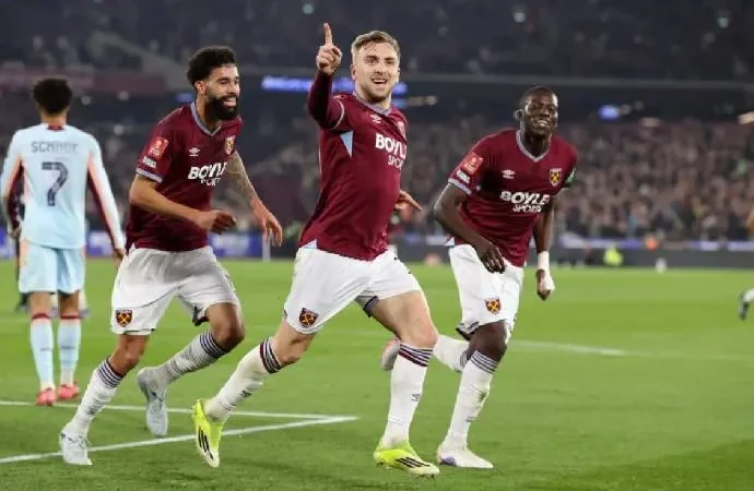 Soi kèo góc West Ham vs Leeds, 22h30 ngày 05/04