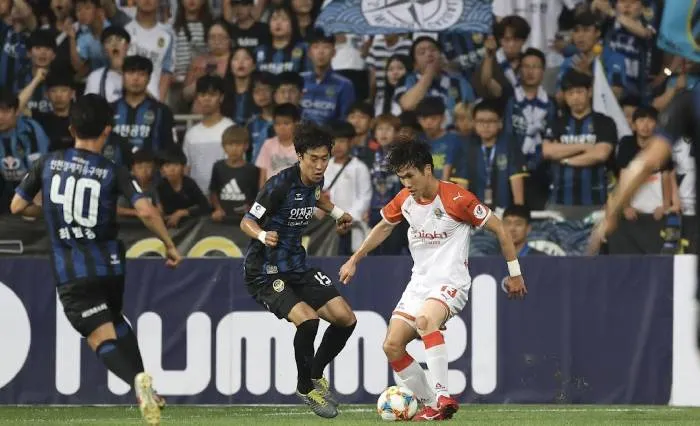 Trận chiến hấp dẫn tại K League 1: Incheon United và Gangwon đối đầu để giành trọn 3 điểm