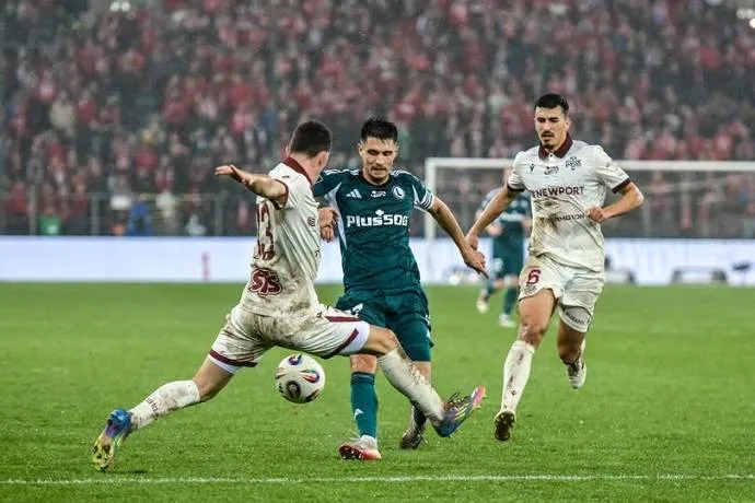 Trận đấu sinh tử của Legia Warszawa vs Widzew Lodz vào lúc 1h30 ngày 2/5 tại giải VĐQG Ba Lan: Cuộc chiến ngược chiều